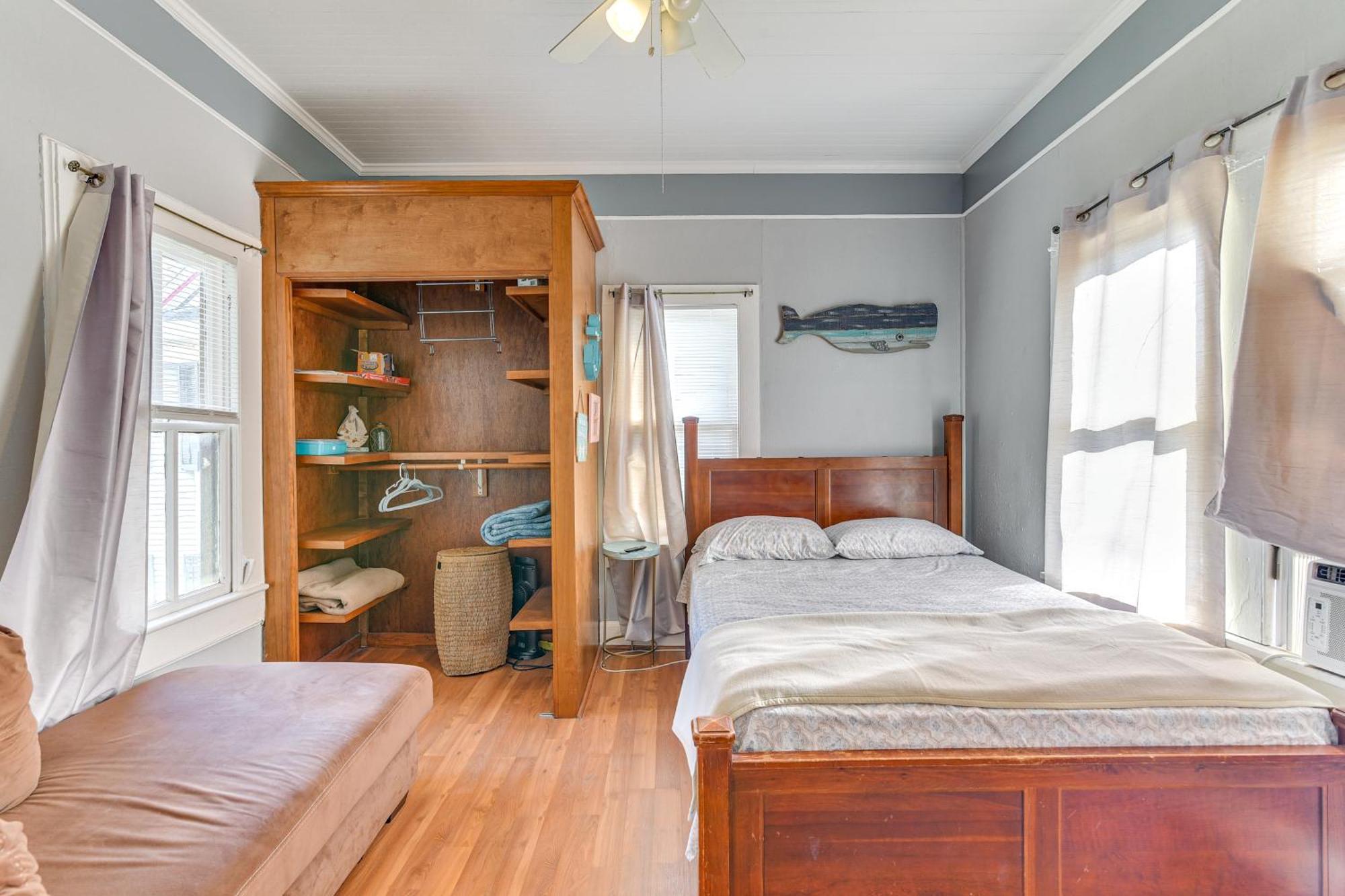 Coastal Galveston Studio About 1 Mi To Beach! Exterior photo